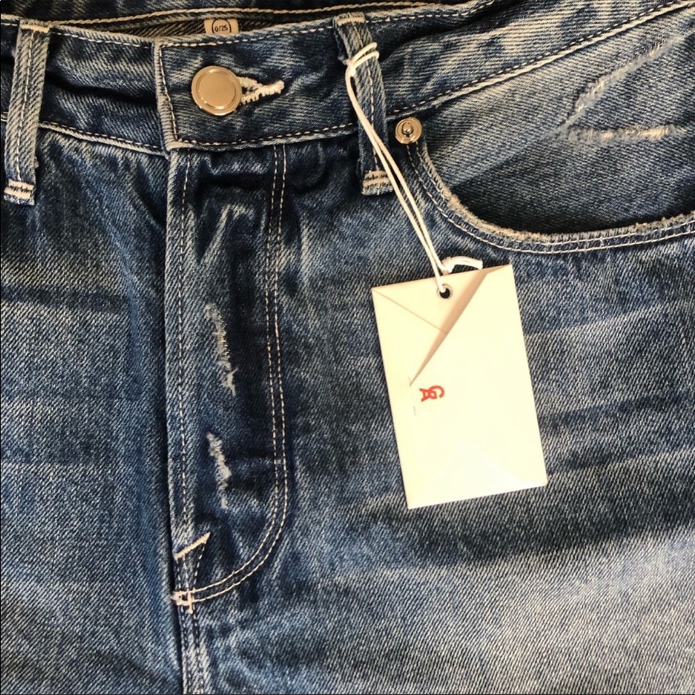 FLASH SALE! Good American high rise raw hem shorts - Picture 3 of 8